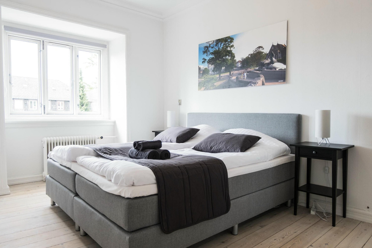 Room 5, Nice 2-bed in Hellerup w Balcony, Gentofte
