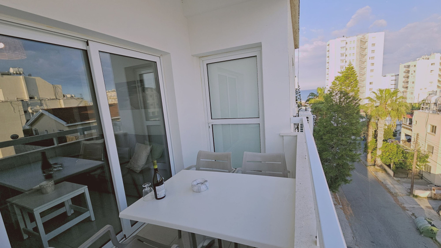 Room 3, 138 LCA - Stay Amphora Apartment, Larnaca