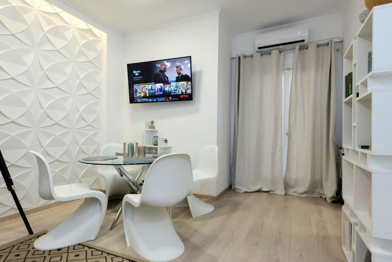 Room 5, City Skyloft - Top Location Private Roof Garden, Peloponnese