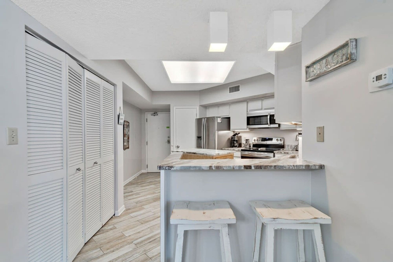 Room 3, Windward Pointe 804- Sleeps 10 Beachfront Resort Amenities, Baldwin