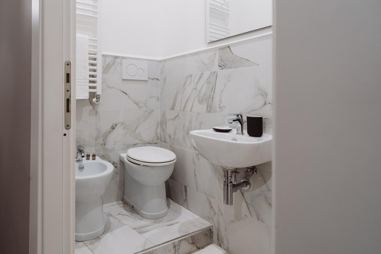 Bathroom, Rooms Genova dei Rolli, Genova