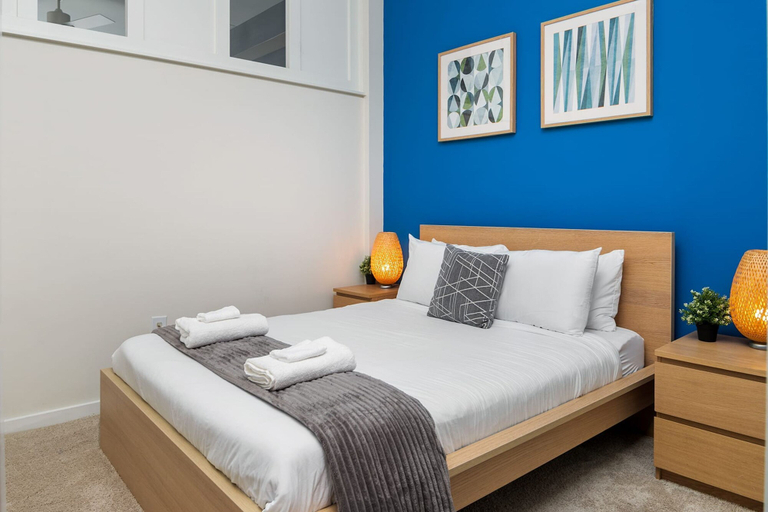 Room 3, Spacious 2BD With Private Balcony and Free Parking, Mecklenburg