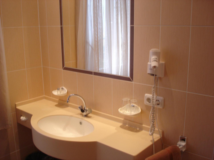 Bathroom 3, Rhein-Hotel, Mayen-Koblenz