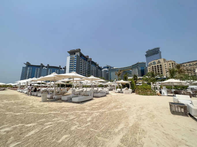 Room 5, Luxe Studio at Seven Palm With Infinity Pool, Dubai
