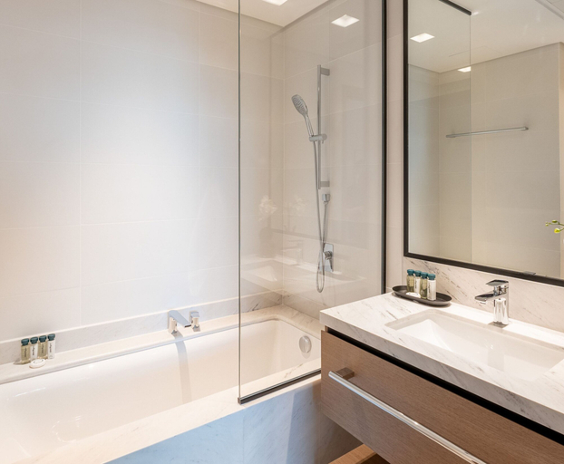 Bathroom, Cozy 2BR With Creek Views in Dubai Creek Harbour, Dubai