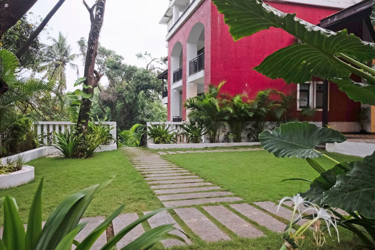 Room 3, Cozy 1BR in Candolim - Walking Distance to Beach, North Goa