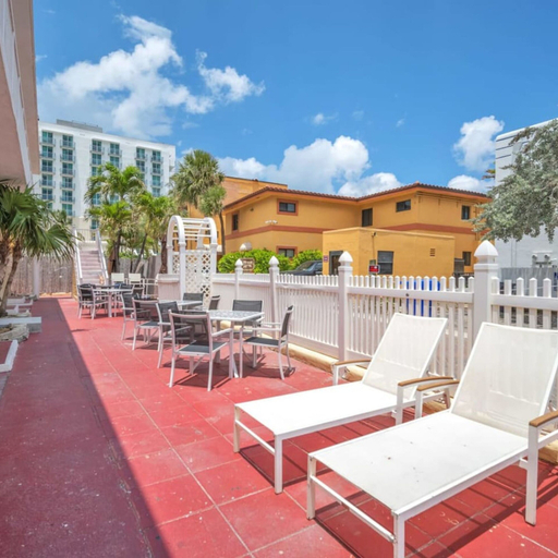 Room 5, American Dream Just Steps to the Beach, Broward