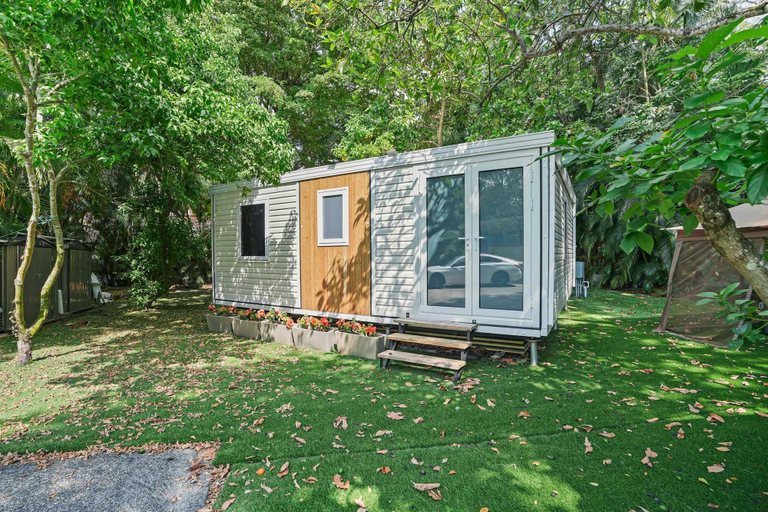 Room 3, 2BR Tiny Farm Home IN Fort Lauderdale, Broward
