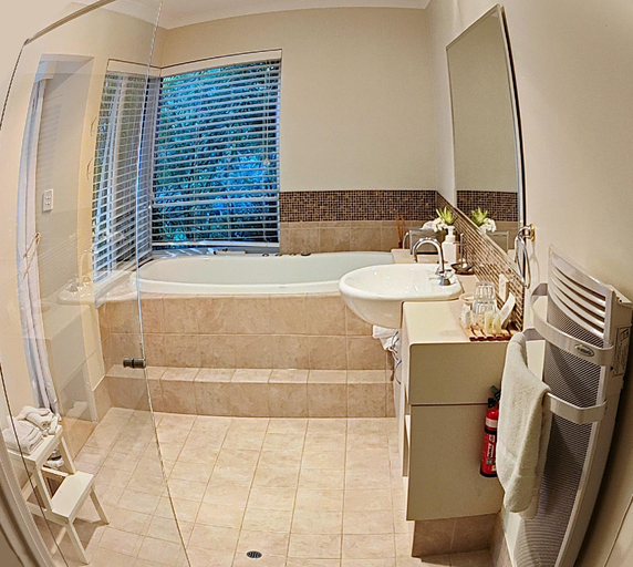 Bathroom 21