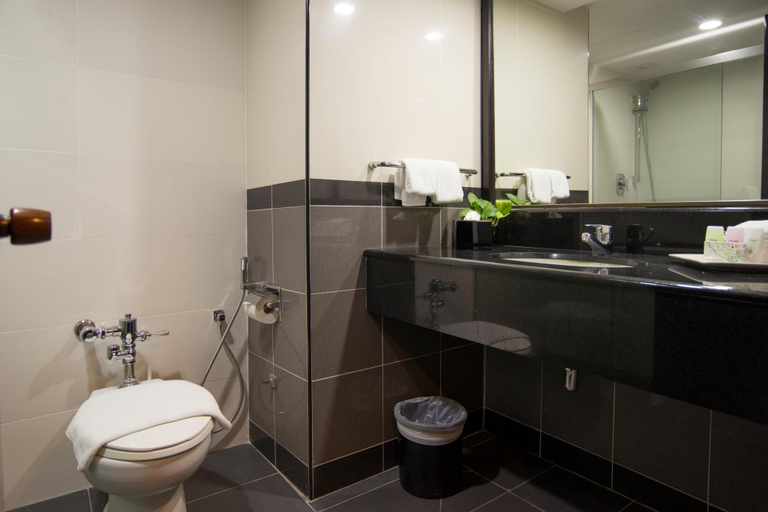 Bathroom 9