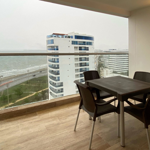 Room 5, w Marvelous Loft With Balcony in Crespo, Cartagena de Indias