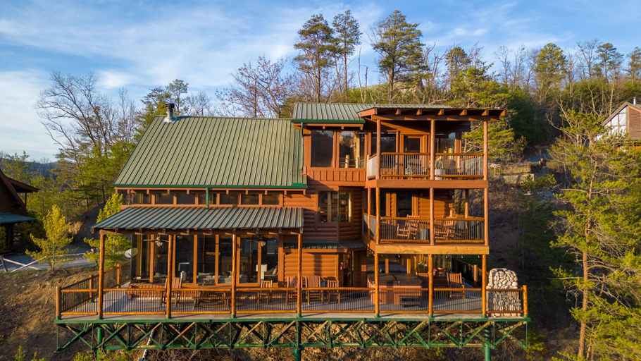 Room 4, 47majestic Luxe 3bd 3 5ba w Spectacular Views, Sevier