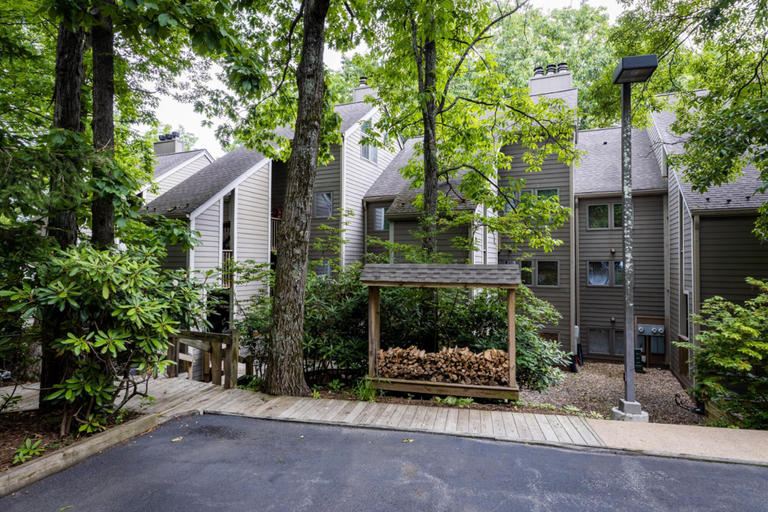 Exterior & Views, Condo at Wintergreen Walk to Slope Pool Access, Nelson