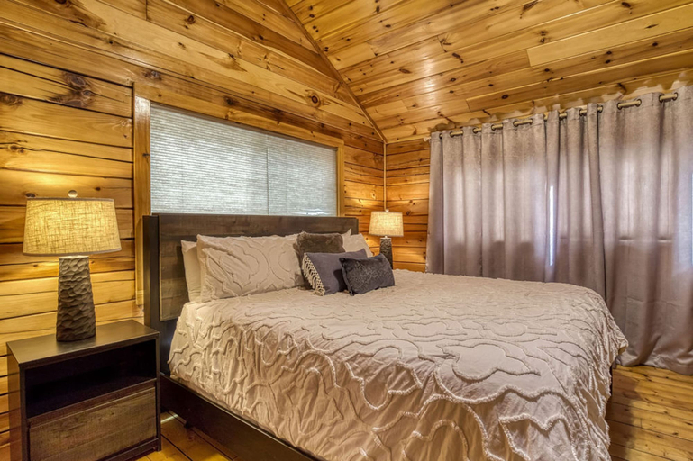 Room 2, Amazing Views Pool Hot Tub Pool Table Arcade, Sevier