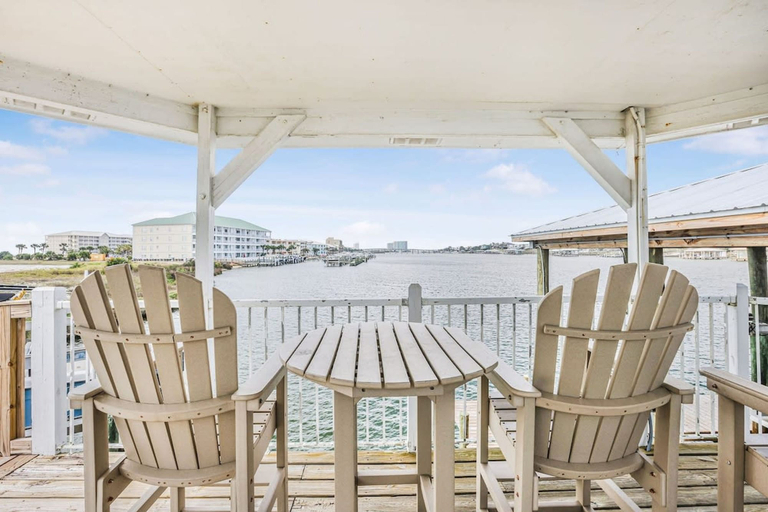 Room 4, Jubilee Landing 306 Beach Bay Boat Slip Pool, Escambia