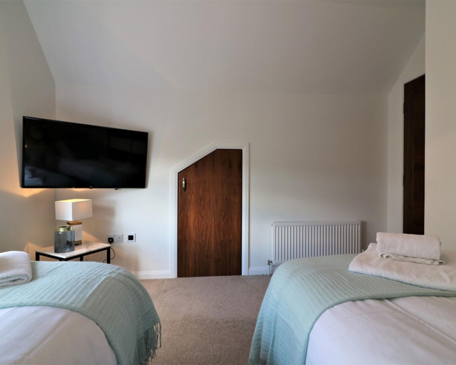 Others 3, Macneish House - East Kilbride, South Lanarkshire