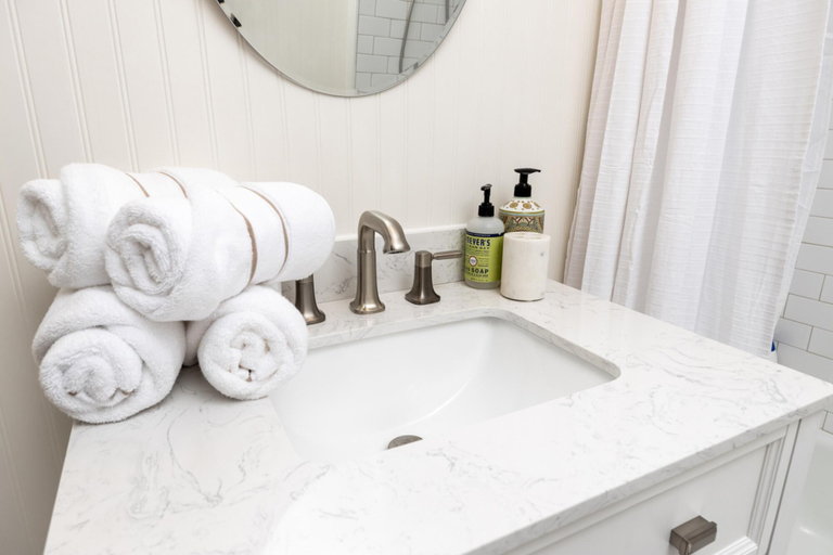 Bathroom 4, Cheerful 3 Bedroom Home Walk to UVA Stadium, Charlottesville
