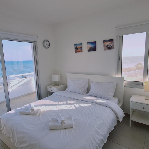 Room 5, 68 LCA - Stay Beach Wave Apartment, Larnaca