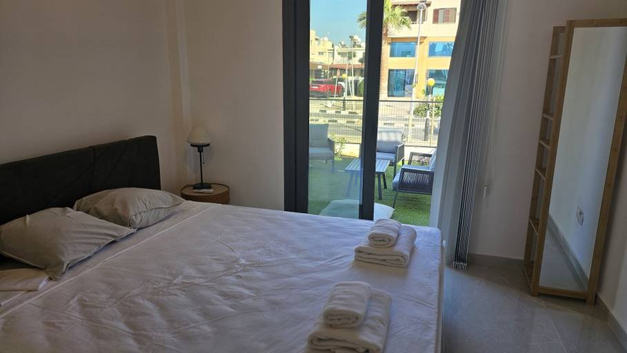 Room 3, 129 PAP - Stay Aphrodite Apartment