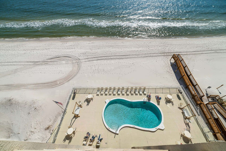 Room 5, Edgewater 82- Floor to Ceiling Glass Doors, Baldwin