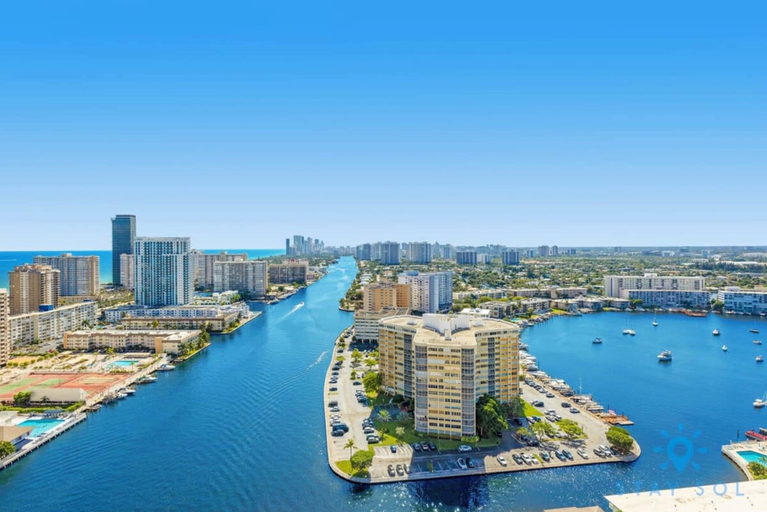 Room 5, Spacious 2BR Condo Sleeps 6 Amazing Amenities, Broward
