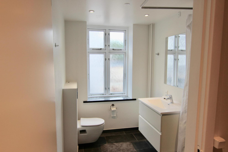 Room 3, 2-bed Apartment in one of Rhus Best Locations, Århus