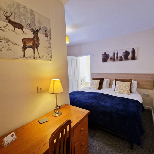 Room 3, Stay Norwich Apartments Cathedral Quarter, Norfolk