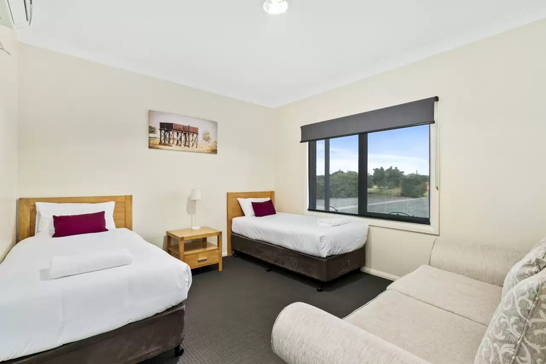 Bedroom 3, Comfort Inn Bishops Lodge, Hay