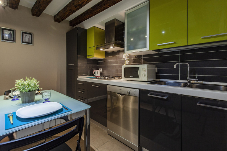 Room 5, San Giacomo Apartment by Wonderful Italy, Venezia