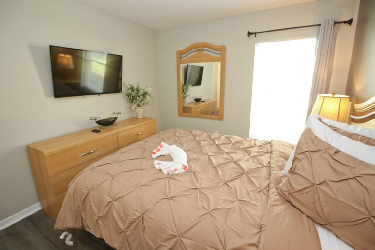 Room 4, Newly Renovated Home With Calming Atmosphere, Osceola