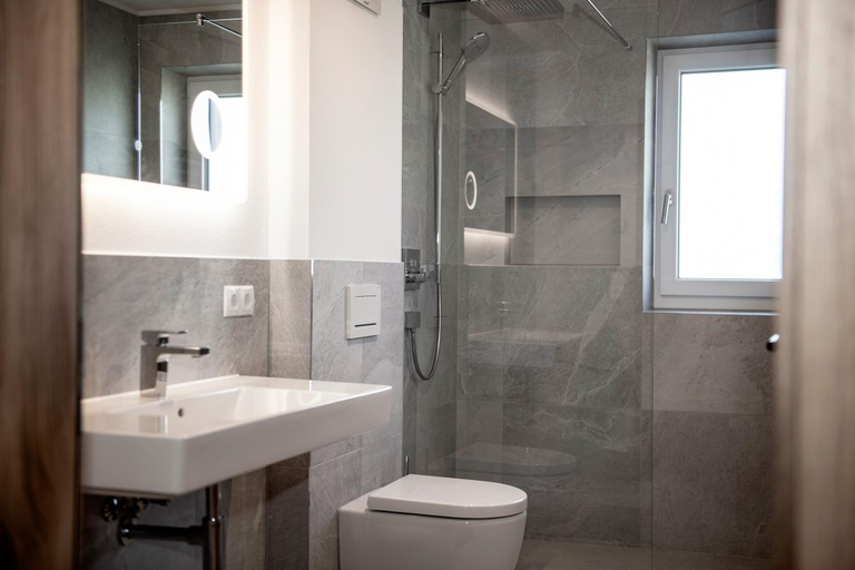 Bathroom 1, AUSZEIT Apartments, Kufstein