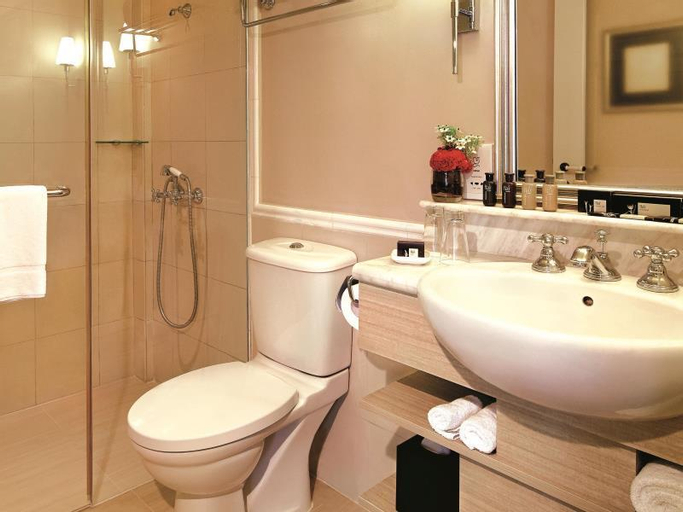 Bathroom 4
