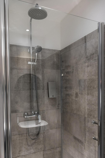 Shower 3, Split city centre room, Split