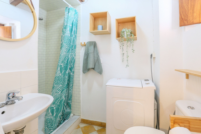Bathroom 4, Alameda De Hercules in Sevilla, Sevilla
