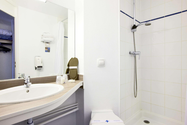 Bathroom 3, KYRIAD ROUEN NORD - Mont Saint Aignan, Seine-Maritime