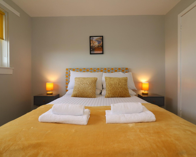 Bedroom 5, Sydney House - East Kilbride, South Lanarkshire