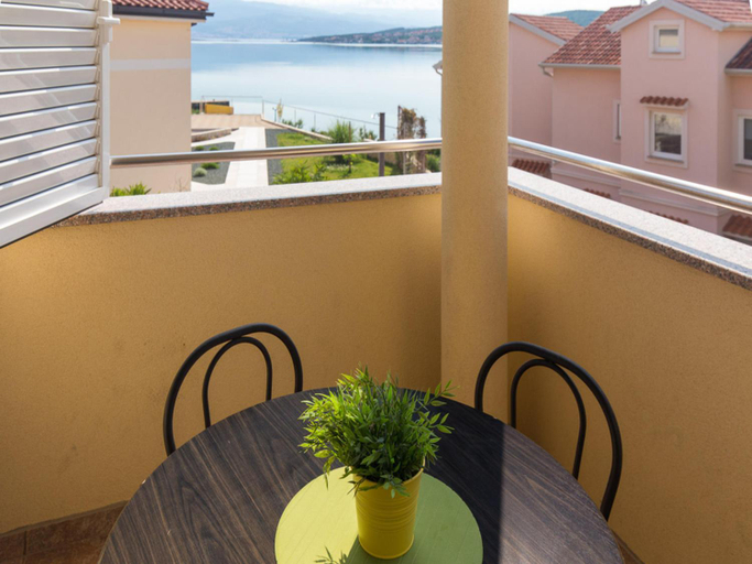 Balcony/terrace 4, Apartments Josip, Dobrinj