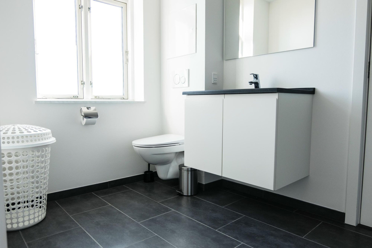 Room 4, Spacious and Cool 1-bed in Gadekvarteret, Århus