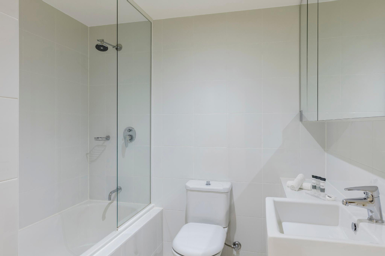 Bathroom 11