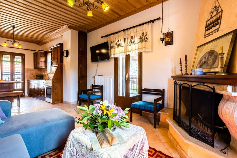 Room 5, Stemnitsa Stone Residence - Comfy Mountain Getaway, Peloponnese