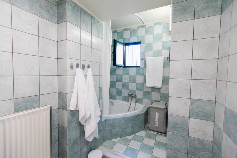 Bathroom 4, Villa Aloni in Chania, Crete