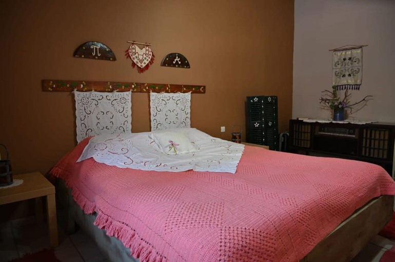 Bedroom 3, Kalavrita Winter Retreat - Homely Spacious Chalet, West Greece