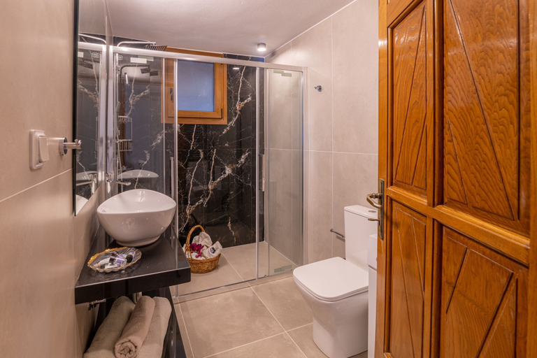 Bathroom 3, Villa Galani Agios Stefanos, Thessaly