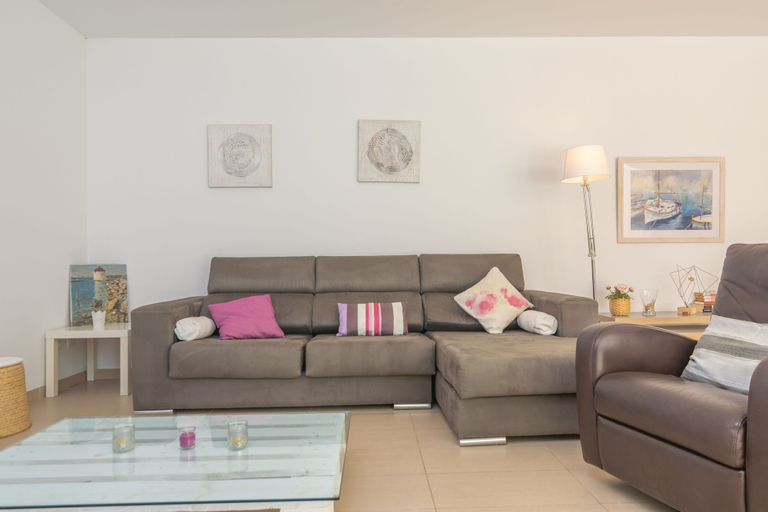 Room 3, Carritx With 4 Bedrooms and 4 Bathrooms, Baleares