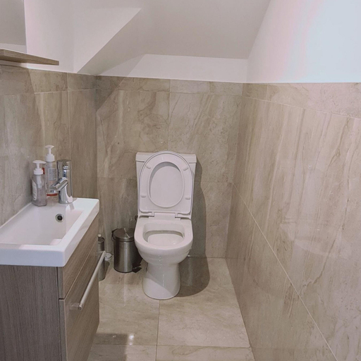 Room 4, 29 LIM - Downtown Retreat