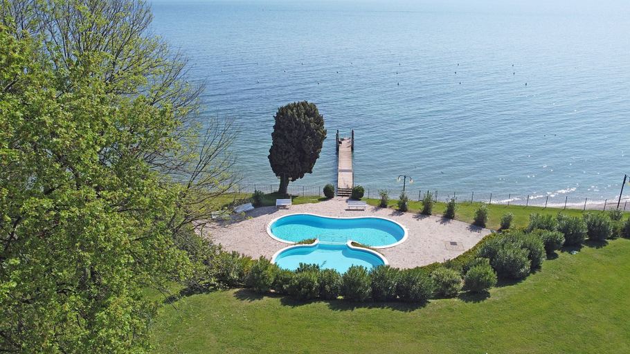 Room 2, San Sivino 108 in Manerba del Garda, Brescia