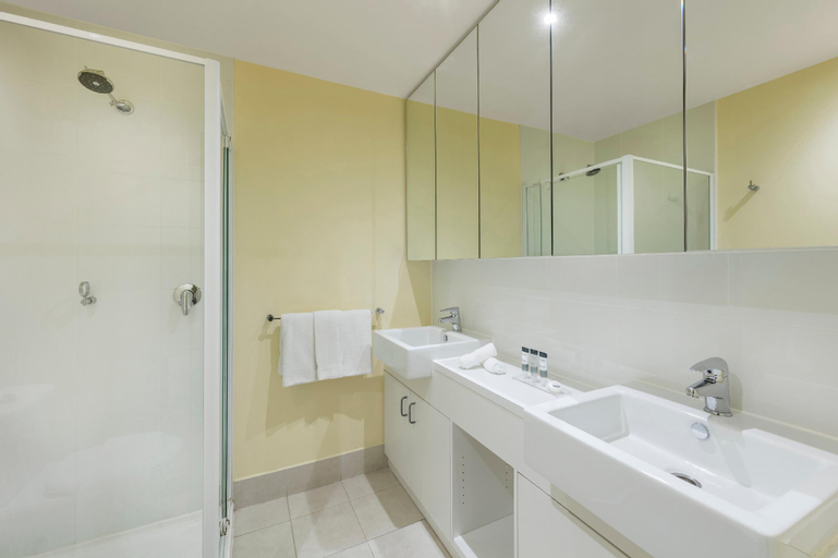 Bathroom 14