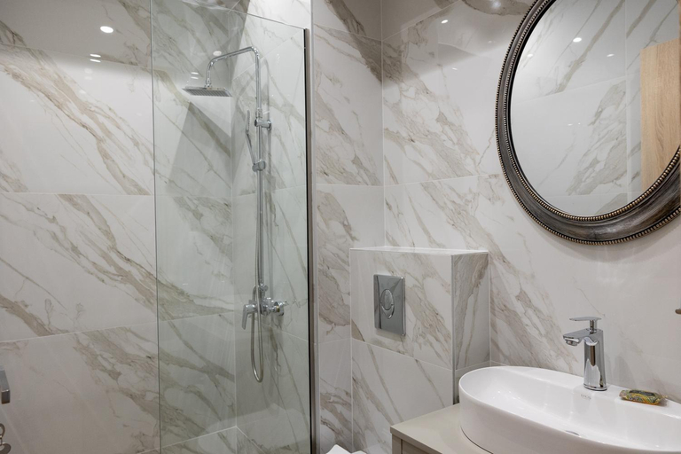 Bathroom 4, FOUR REASONS, Central Macedonia