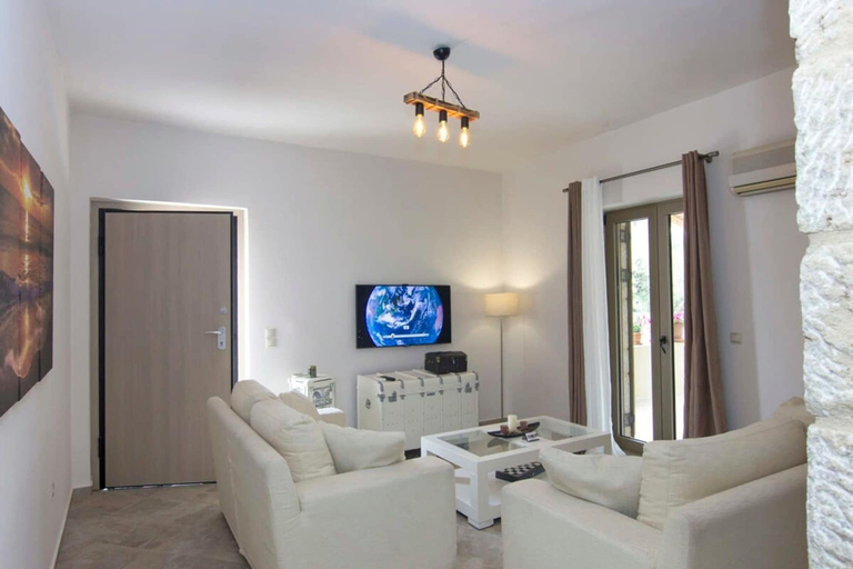 Room 4, Selinitsa Stone Home - Mani s Private Pool Retreat, Peloponnese
