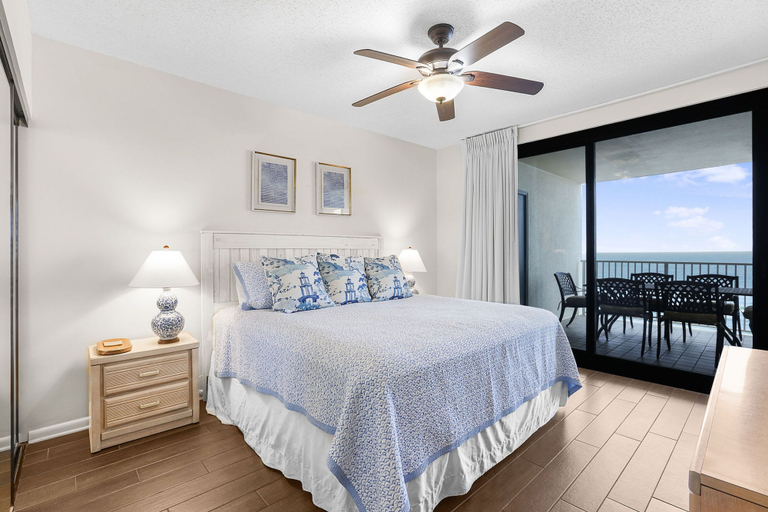 Room 5, Windward Pointe 1006- Corner Unit Amazing Beach Views, Baldwin
